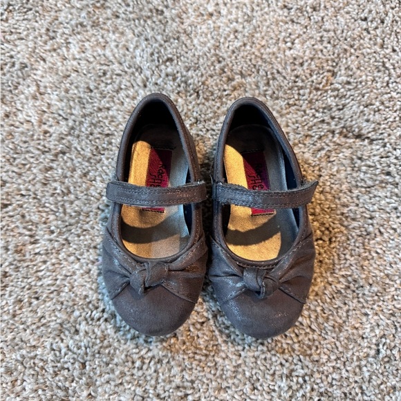 Toddler girl gray dress shoes with shimmer size 6 - Picture 3 of 10